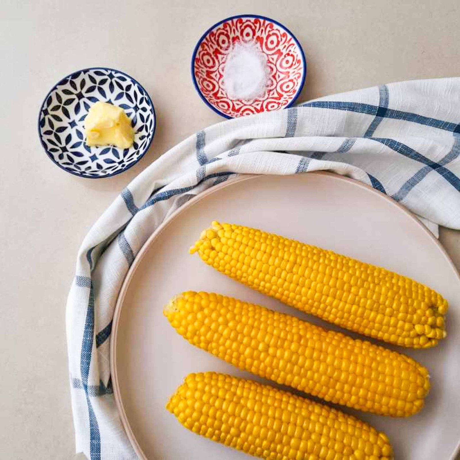Boiled corn on cob