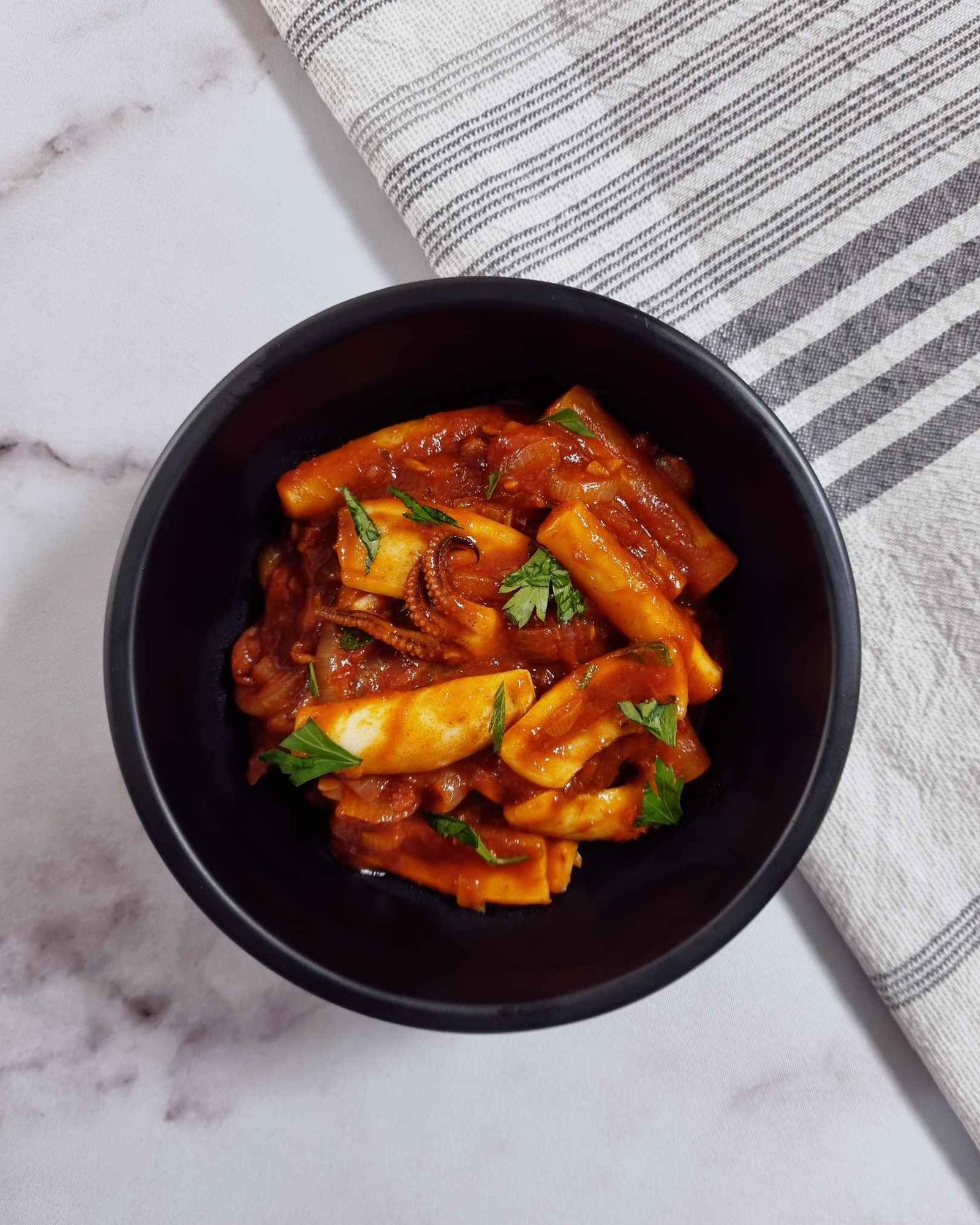 Spicy stir-fried calamari