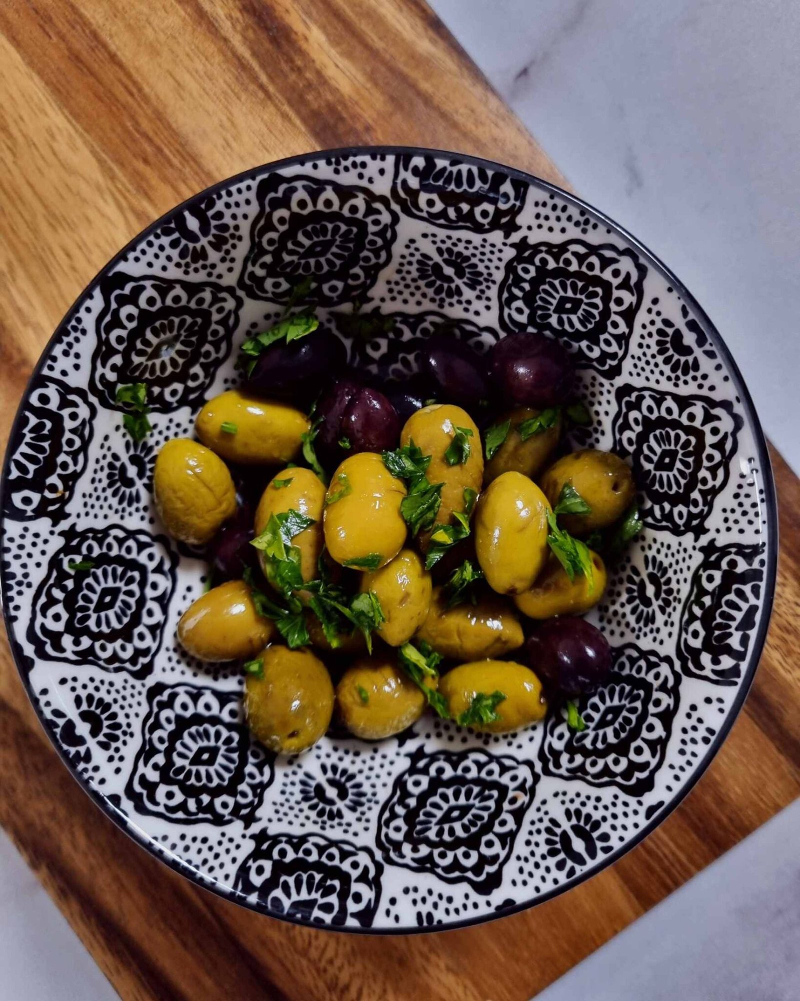 Marinated Olives with garlic
