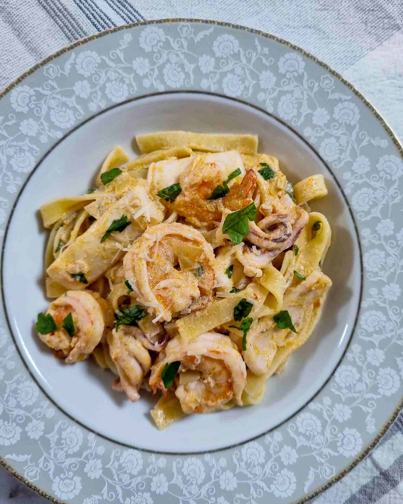 Creamy seafood pasta